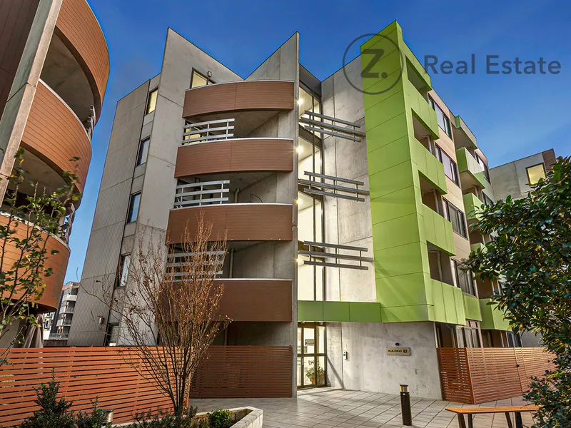 Style, Sophistication And Southland Close By!