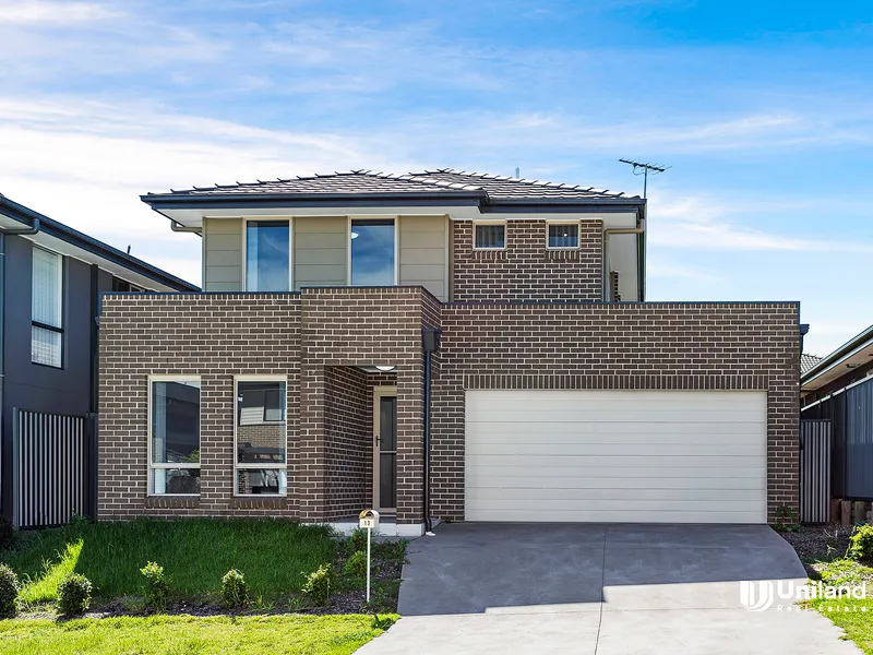 Stunning Masterpiece In Heart of Schofields