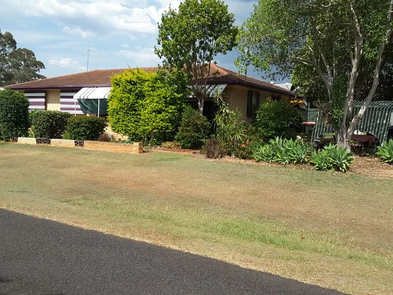 SPACIOUS BRICK HOME ..WALKING DISTANCE TO TOWN