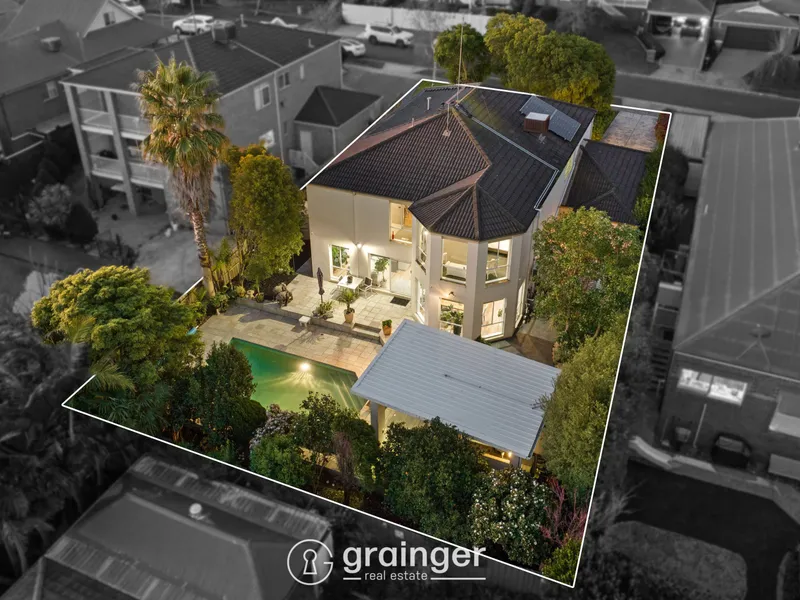 Majestic Family Entertainer in the Heart of Berwick