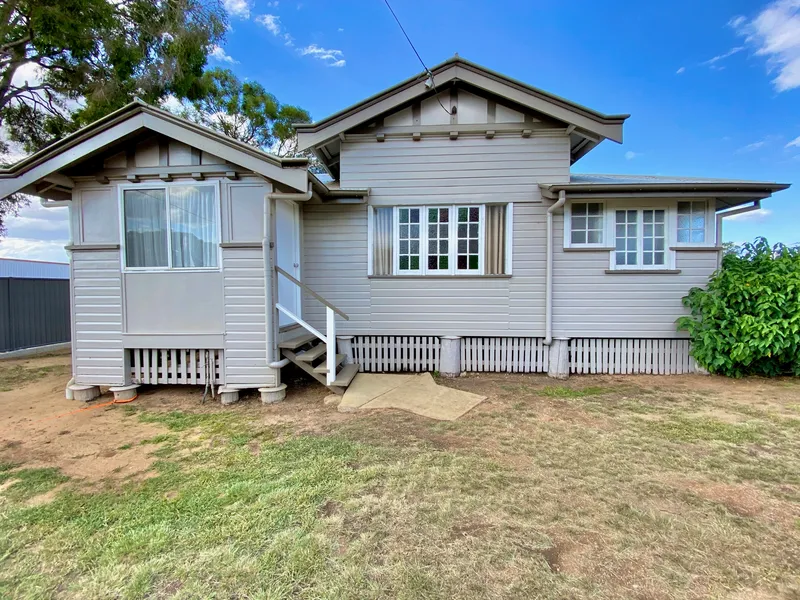 Timber Home Walk to Town- PRICE DROP