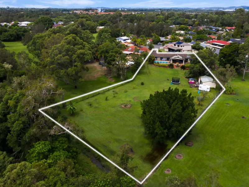 RARE INNER CITY ACREAGE OPPORTUNITY