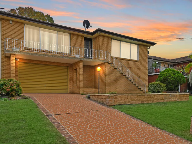 INGROUND SWIMMING POOL!