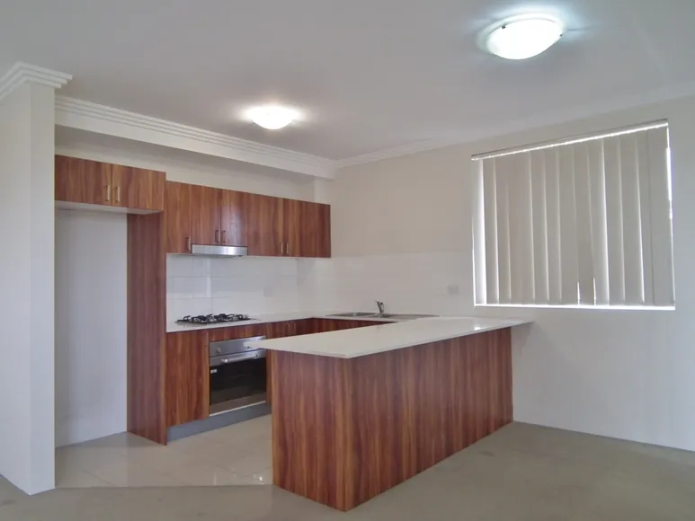 Split-Level Unit Close to Transport