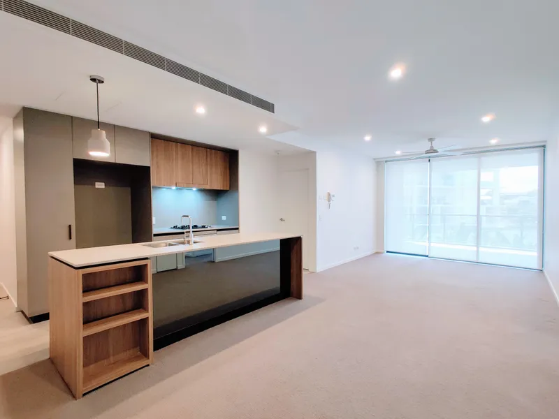 Stylish & Spacious 2 bedroom at centre of cultural precinct