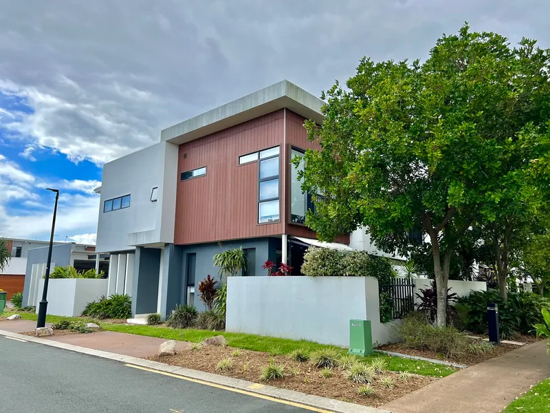 Terrace Home in Cova, 3 bedroom, 2 bathroom Townhouse with 2 parking spaces