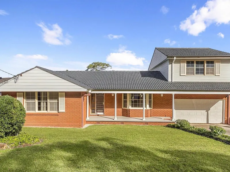 Modern Family Home in Convenient Location