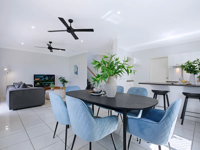 Super Spacious Townhouse Close to Everything