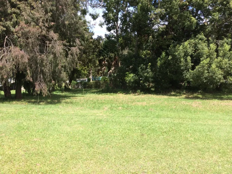 Build in Sunny Coomba!