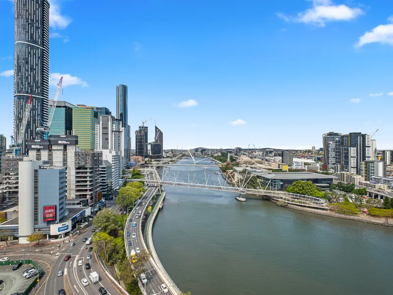 Dual Key Unit with the Best Views in Brisbane!