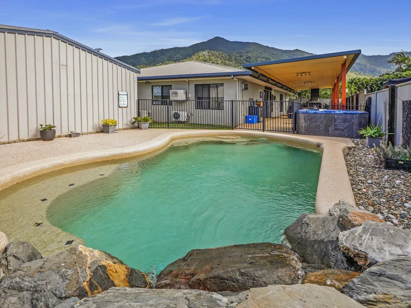 12 x 6 SHED, POOL, SPA, SOLAR.....AND GREAT OUTDOOR LIVING SPACE