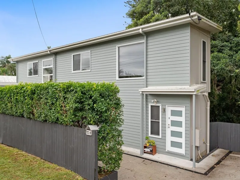 Duplex Townhouse! Neat and tidy