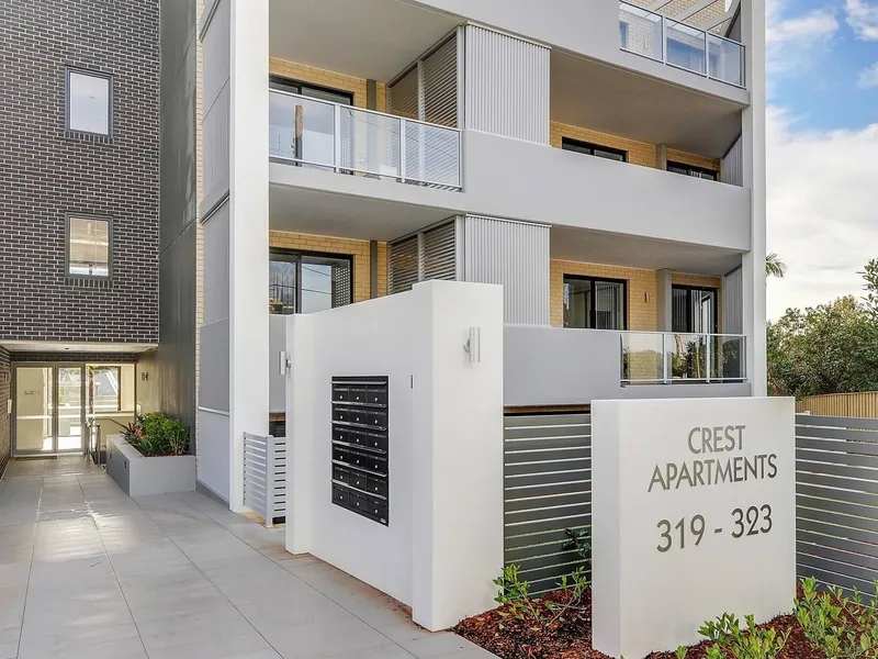 Near new north facing designer apartment 