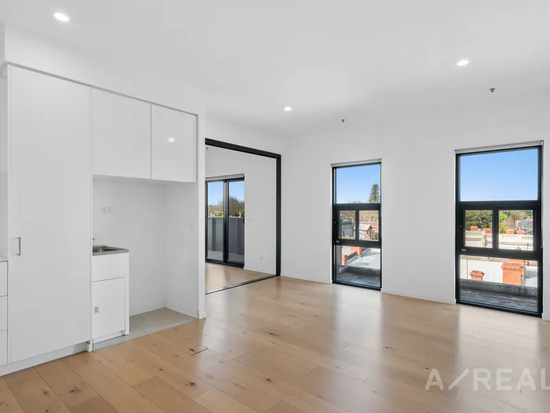 Modern Living Meets Convenience - 2nd Bedroom/ Study included!