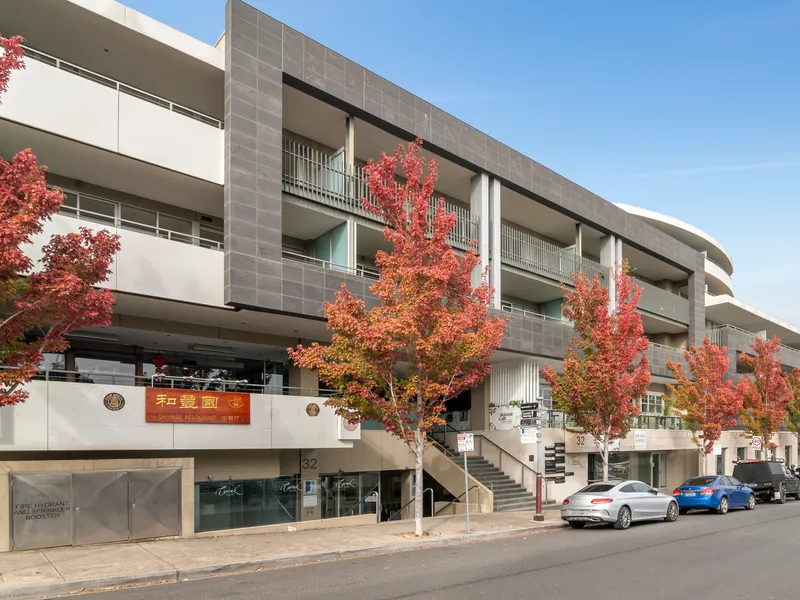 Toorak Village Abode