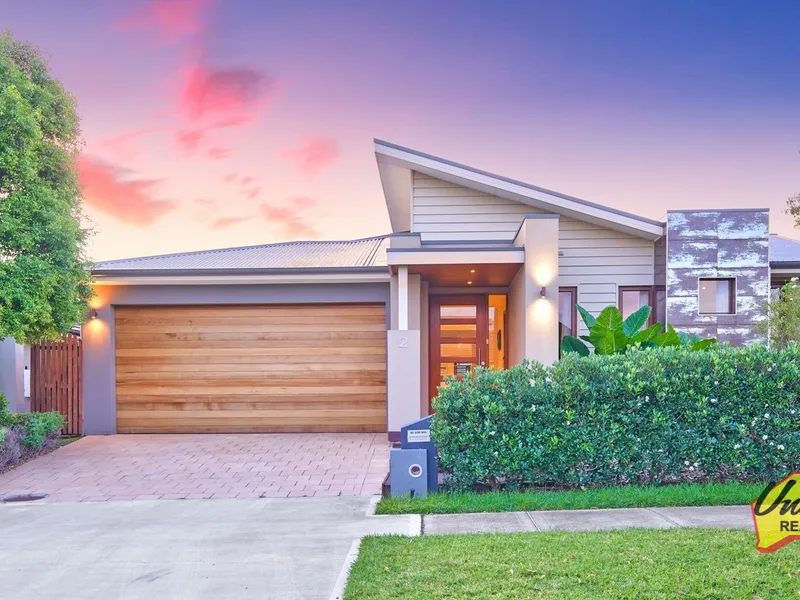 Hermitage Estate – Expansive Family Entertainer!