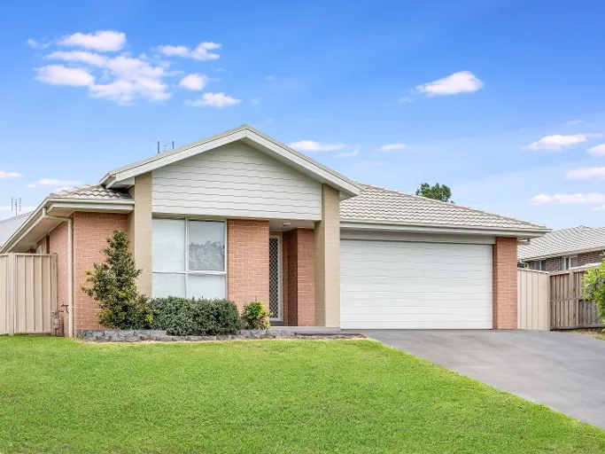 Modern Comfort and Absolute Ease of Living in Family-Friendly Location