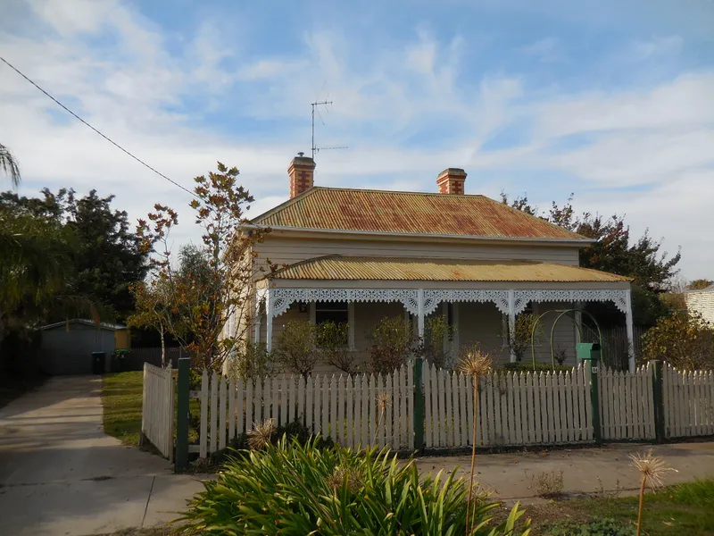 Lovely Three Bedroom Home With Shed