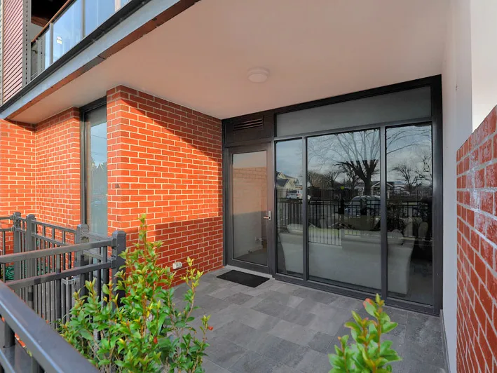 Fully Furnished One Bedroom Apartment on Lake Wendouree Parade