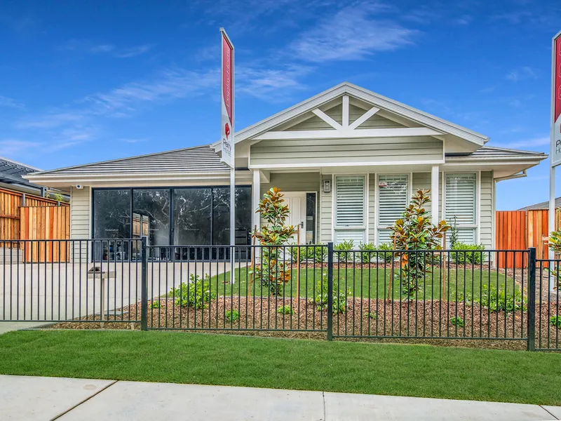 HAMPTON-STYLE DISPLAY HOME FOR SALE!