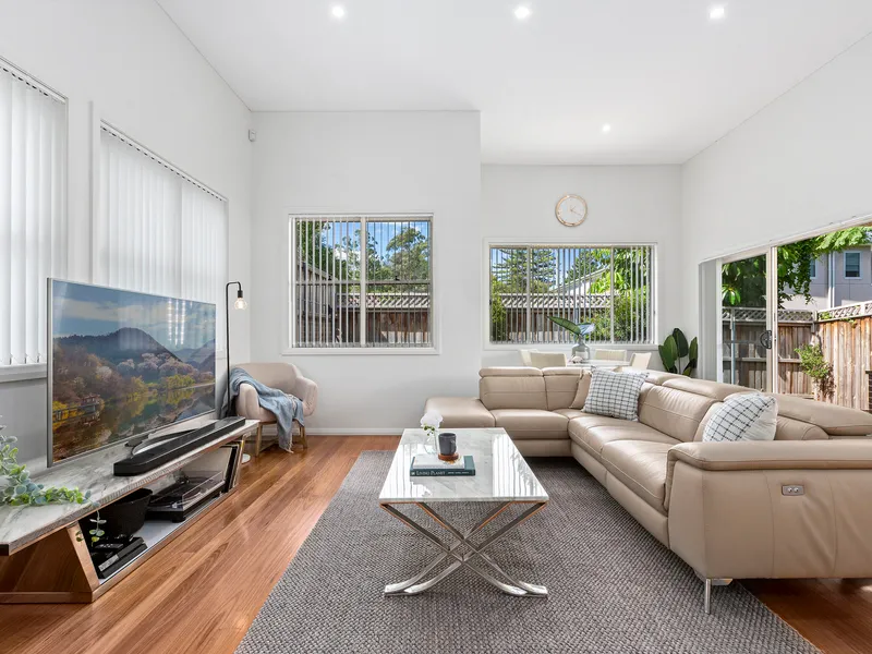 A HUGE 306sqm | Sunny northern aspect | Tastefully appointed villa