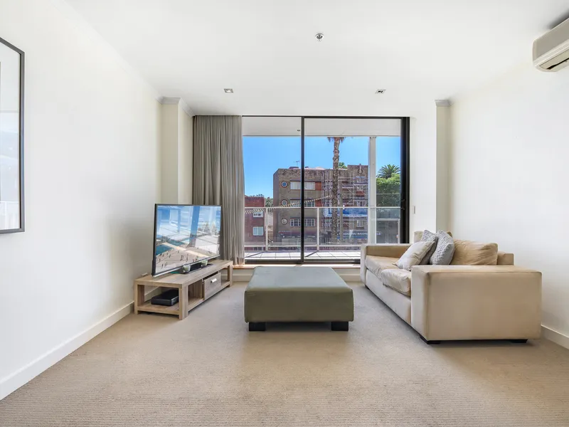 North facing, Sun-Drenched Home With ’Rushcutters Bay Park’ View