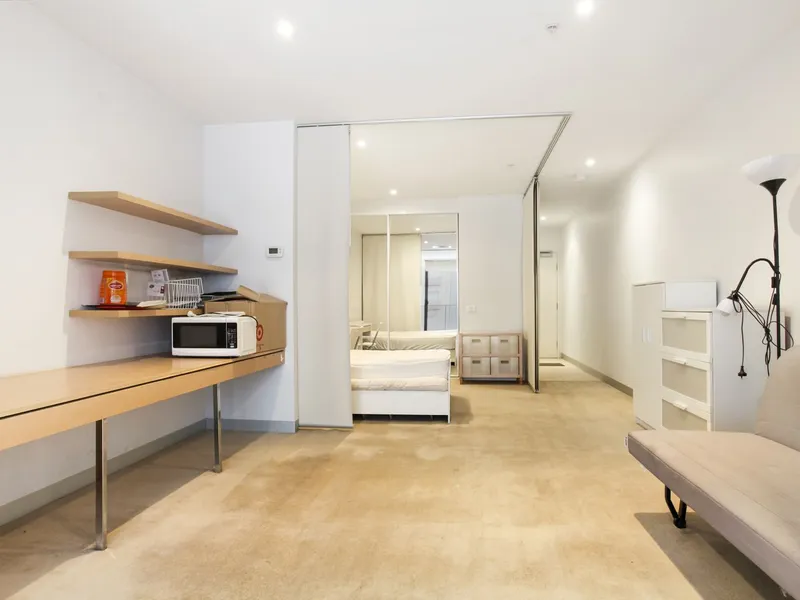 Modern 1 bedroom in heart of CBD