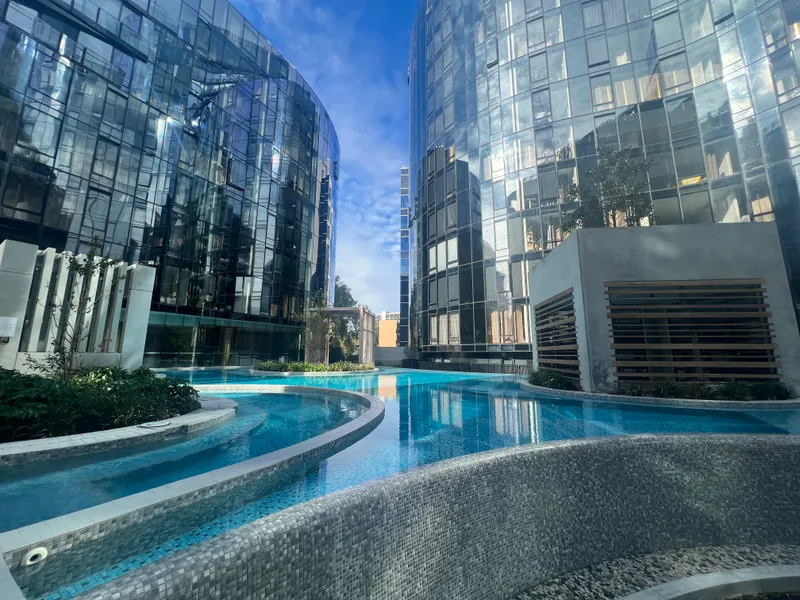 Experience Luxury Living with this Perfectly Located 1-Bedroom Apartment