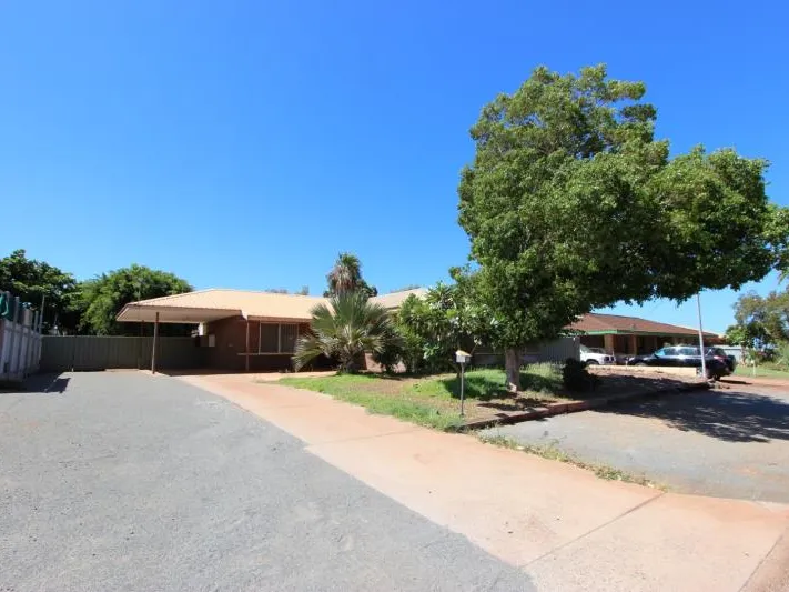 Brick 3x1 with patio!