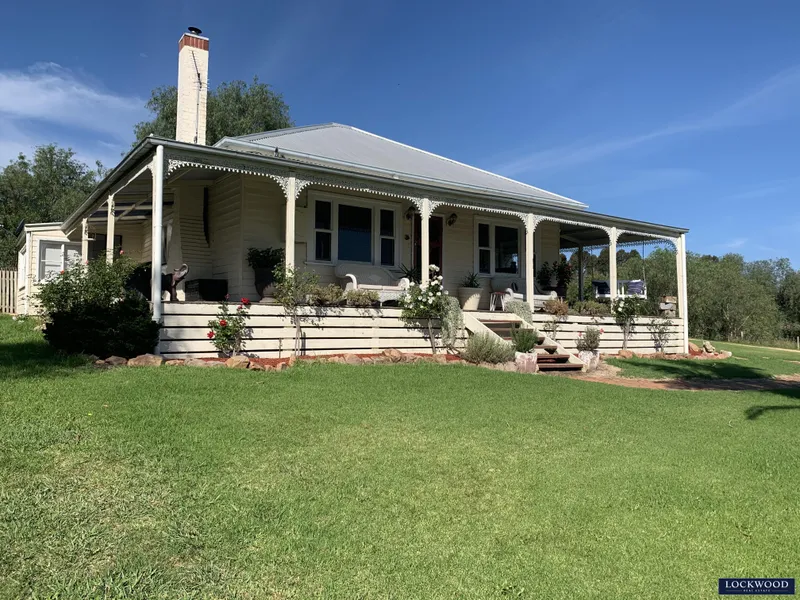 RIVER FRONTAGE - BYLANDS COTTAGE