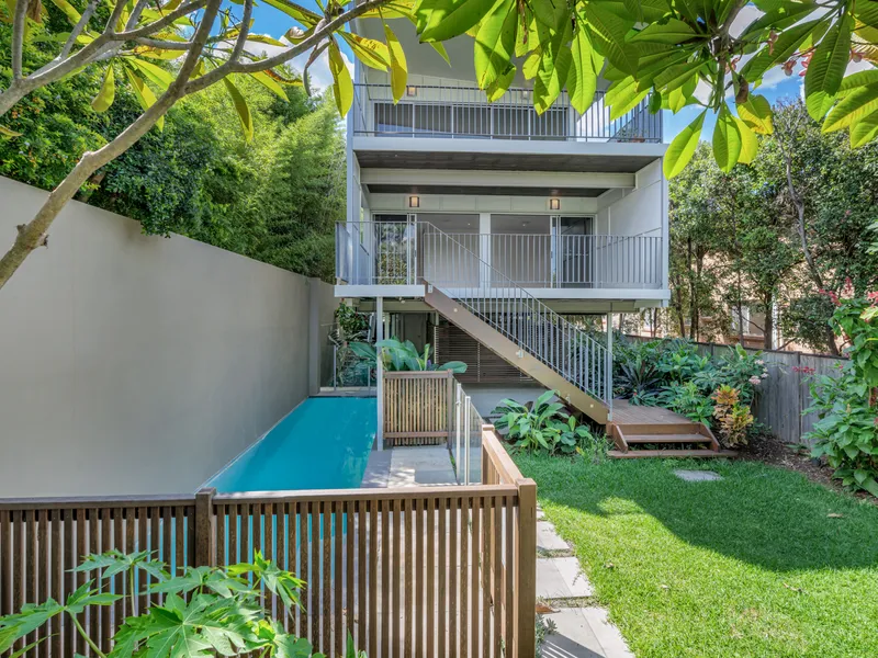 MODERN & MESMERISING