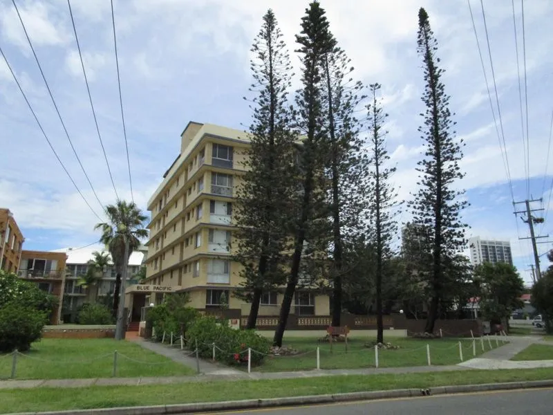 BEACHSIDE LIVING - OPPOSITE PARKS & WALKING TRACKS. 