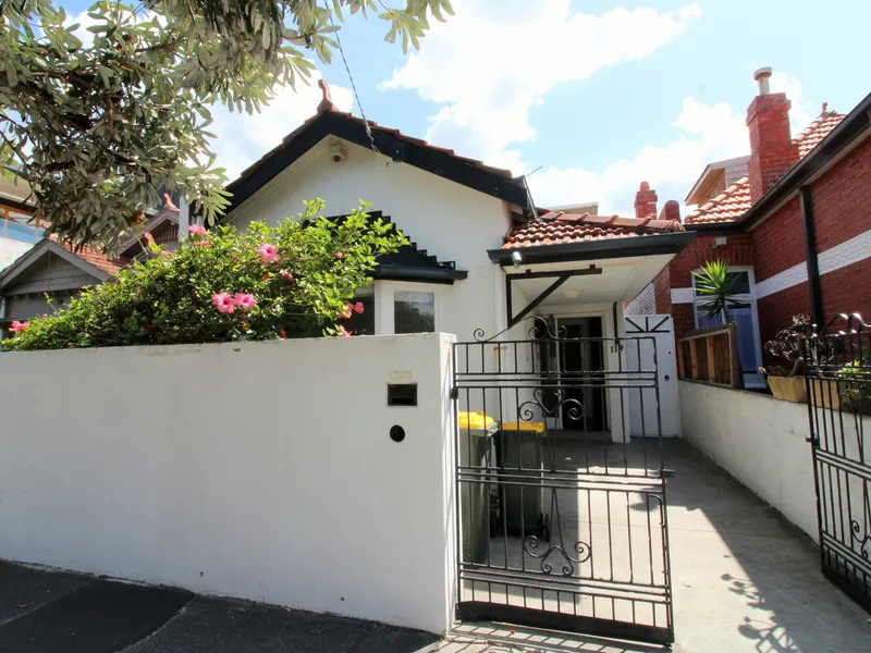 Edwardian Elegance By The Sea