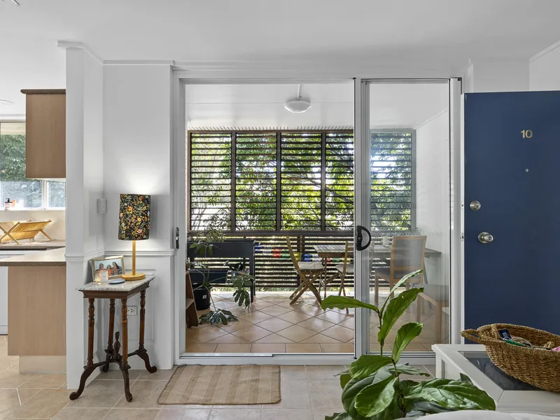 Fully Furnished Two Bedroom Apartment In East Brisbane