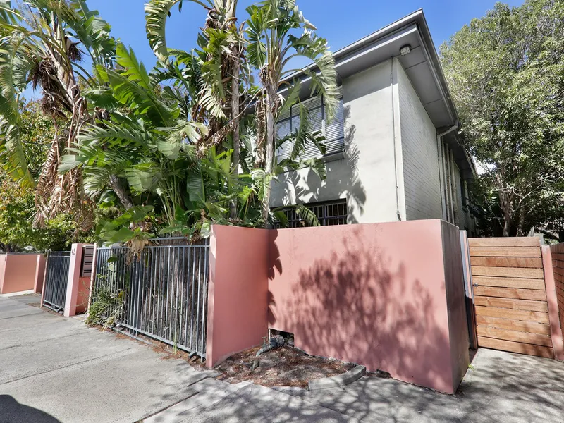 Super-Sized Studio With Lifestyle Appeal 