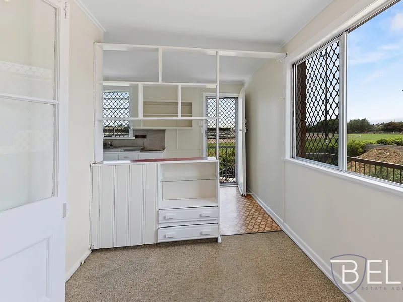 Charming, Private And Well-Located Apartment!