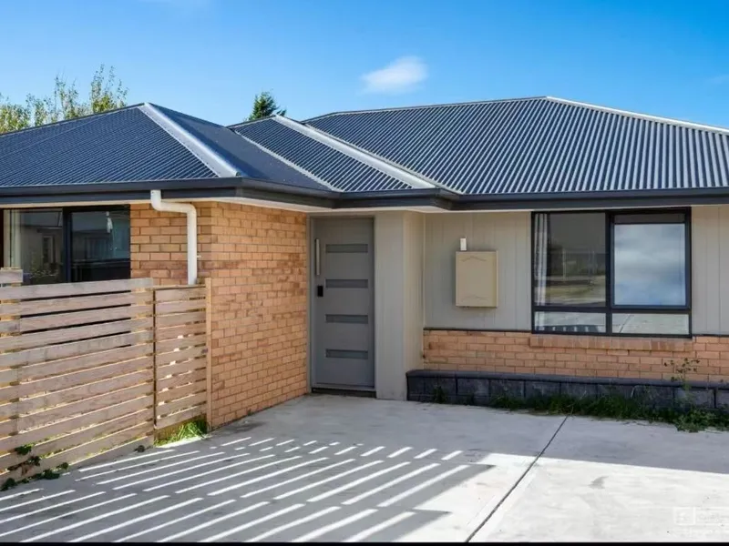 Three month rent 4 bedrooms 3 bathrooms fully furnished