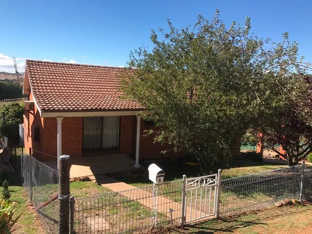 Neat and tidy 2 bedroom home