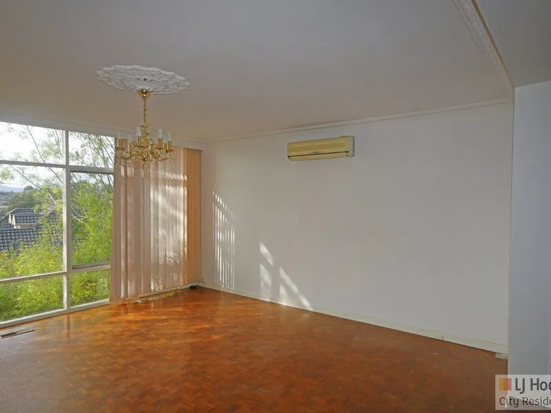 Spacious 4-bedroom home for rent in Balwyn North!