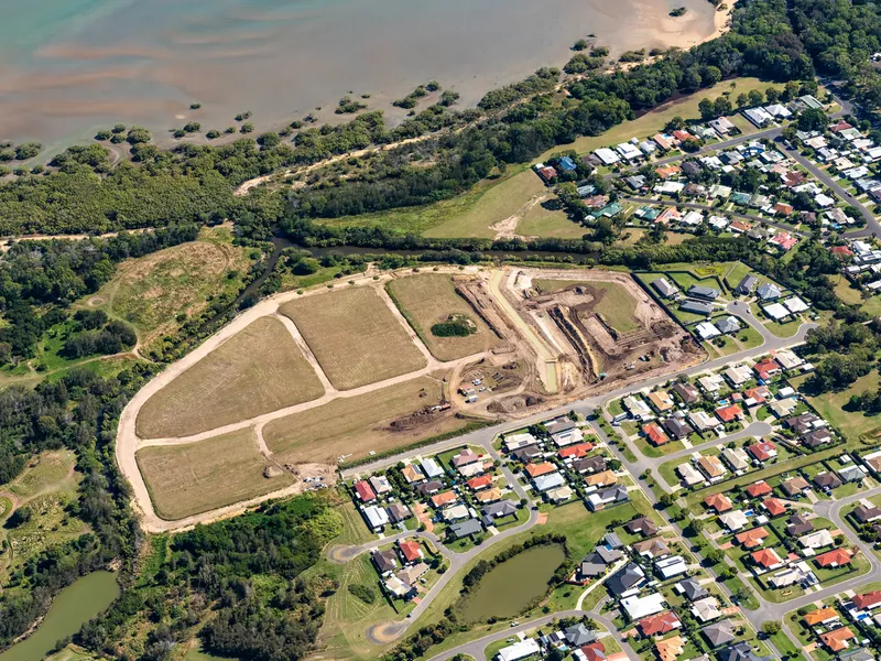 OCEANVIEW DRIVE - RARE LARGE LOT 605m2