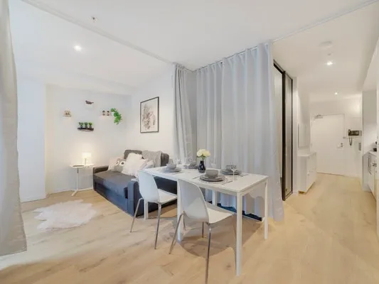 Fully Furnished 1 Bedroom Apartment at the Heart of Melbourne CBD