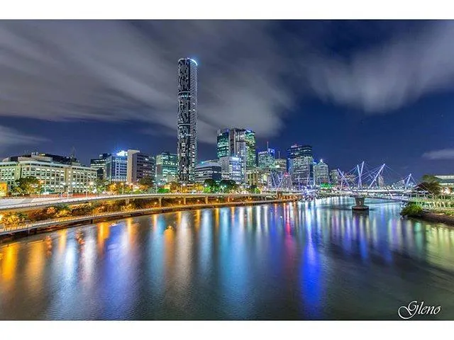 ULTRA MODERN 3 BEDROOM APARTMENT IN ONE OF BRISBANE’S TALLEST TOWERS! STUNNING VIEWS!
