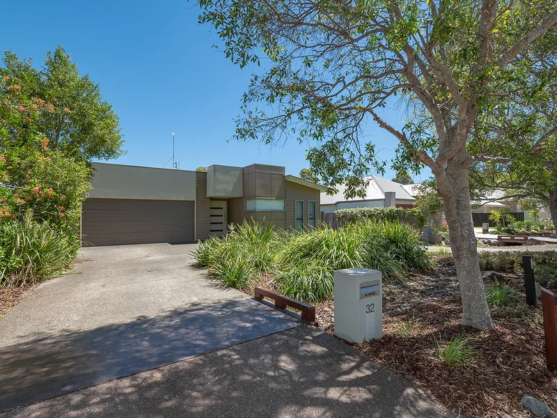 STUNNING FOUR BEDROOM HOME - NOOSA HEADS