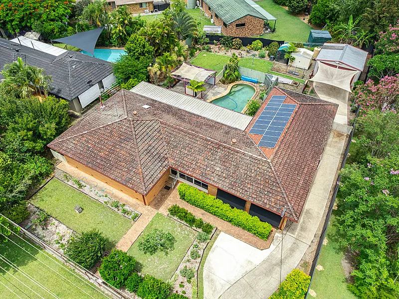 1186m2 Dual Living Home Within Championship Golf Course Precinct!