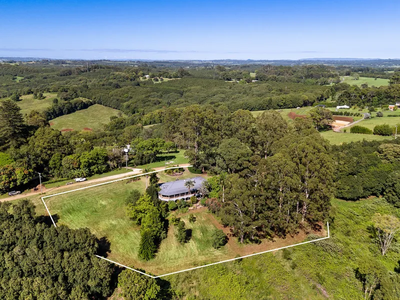 Large Home on Town Water with Hinterland Views