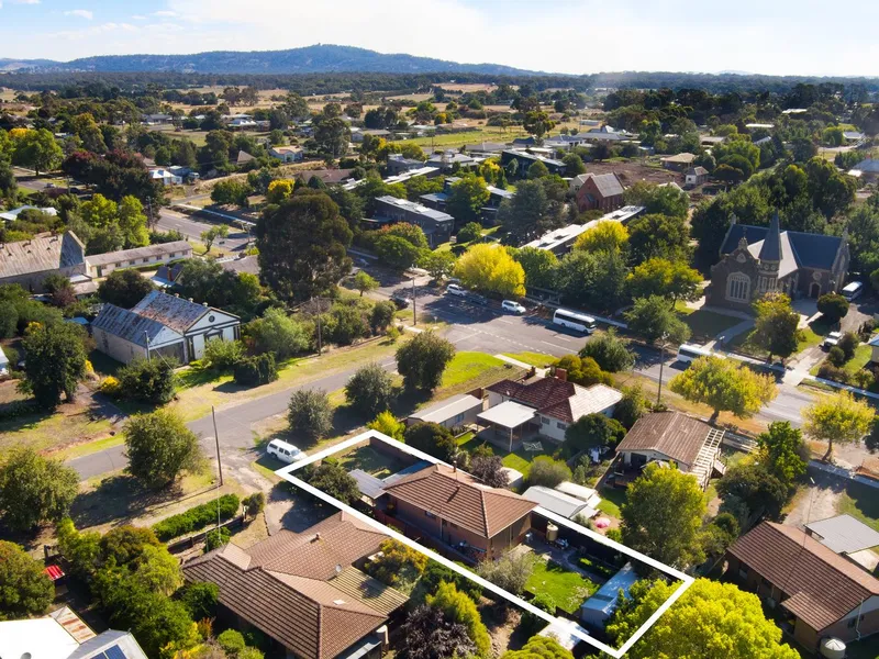 Centrally located 2-bedroom home