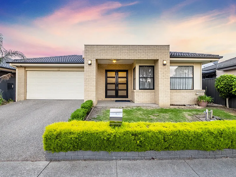 LOCATED WITHIN WALKING DISTANCE TO THE SCHOOL, SHOPS, PARK & BUS STOP
