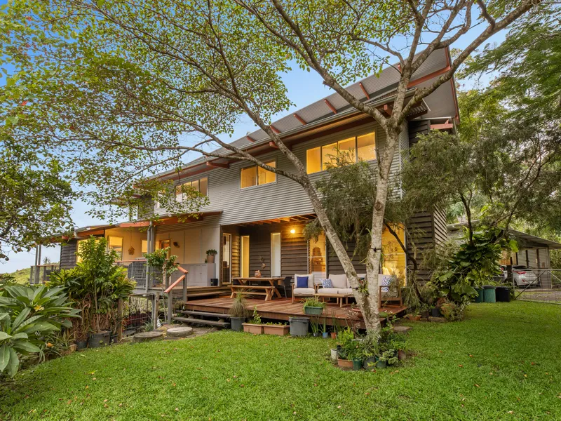 Quality Small Acreage With Stunning Home and Views