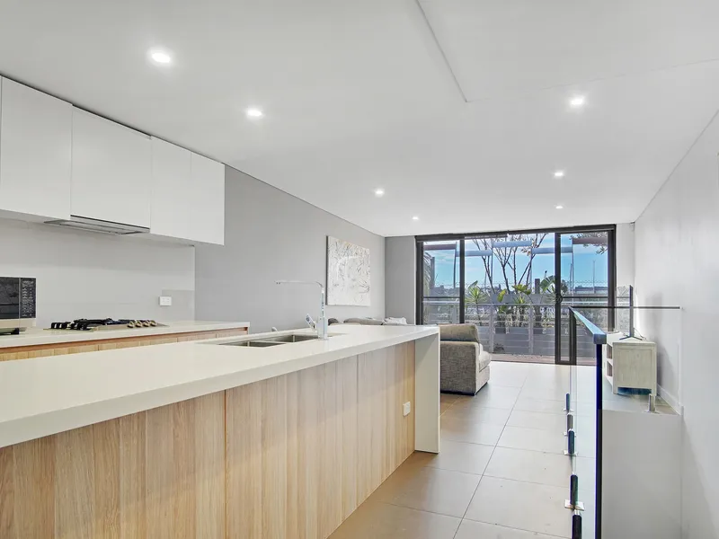 Luxury near new harbour-side townhouse