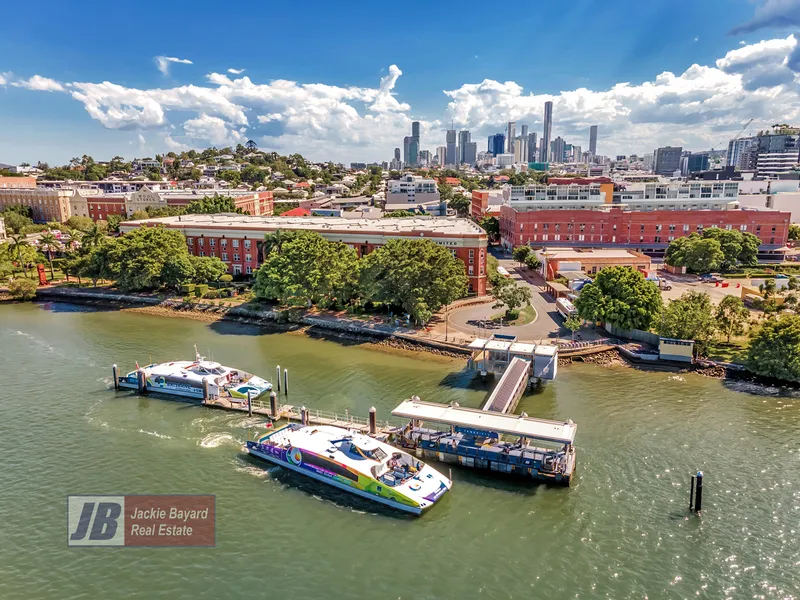 STUNNING RIVERFRONT!